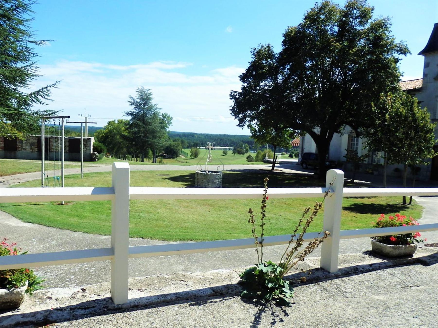 Domaine De Laroque Lou Maisouet Casteljaloux Bagian luar foto
